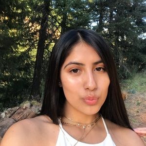 Meet your Posher, Angela